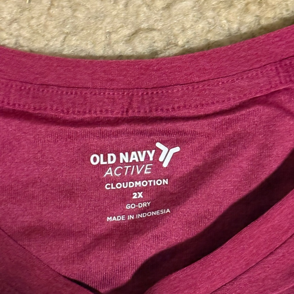 NWT Old Navy Magenta CloudMotion Tank Top - Picture 4 of 5